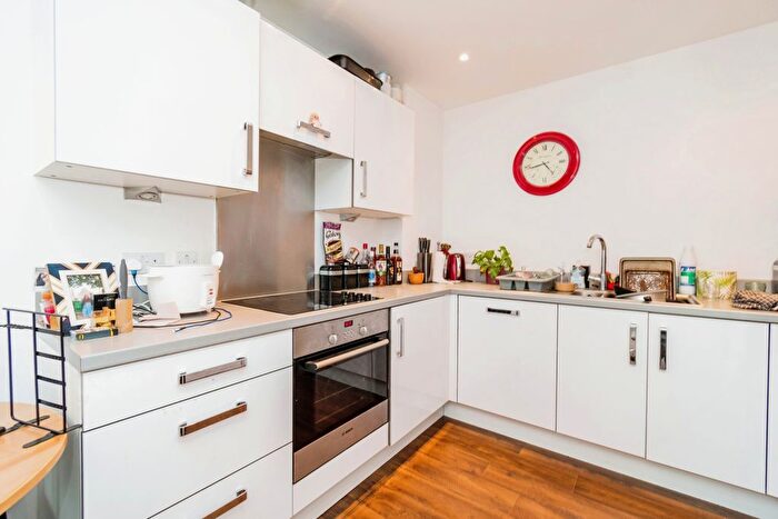 1 Bedroom Flat For Sale In College Street, Southampton, Hampshire, SO14