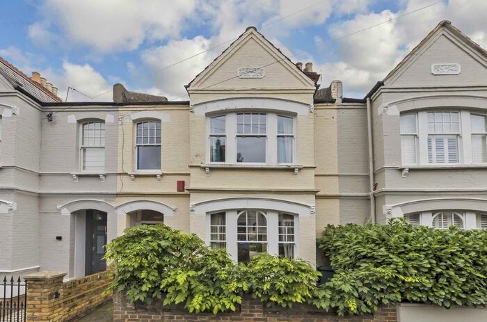 4 Bedroom Property To Rent In Erpingham Road, London, SW15