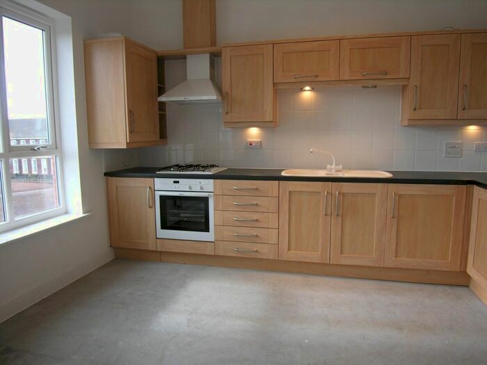 2 Bedroom Flat To Rent In Lowbridge Walk, Bilston, WV14