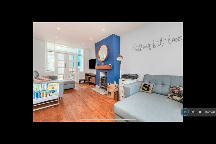 3 Bedroom Terraced House To Rent In Tenth Avenue, Bristol, BS7