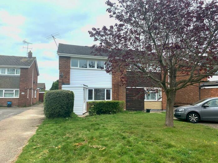 3 Bedroom Semi-Detached House To Rent In Austin Road, Woodley, RG5