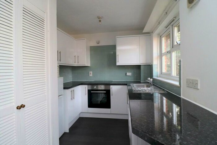 Studio To Rent In Nutfield Court, Southampton, SO16