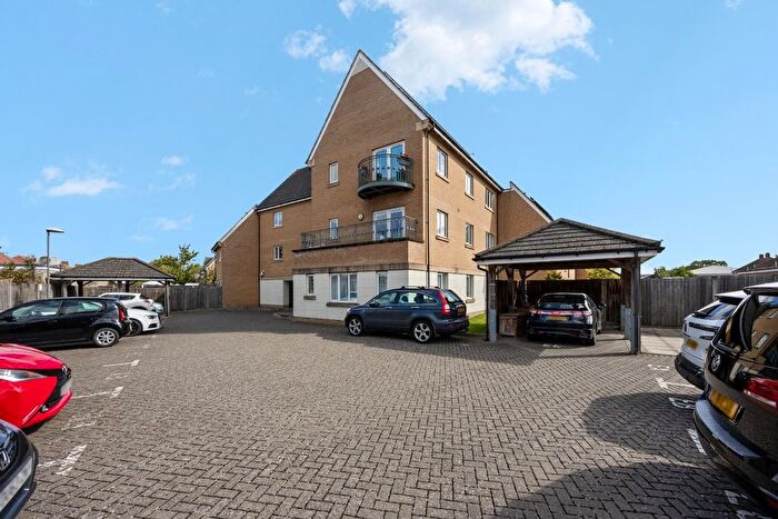 2 Bedroom Flat For Sale In Finnegan Lodge, Varcoe Gardens, Hayes, UB3