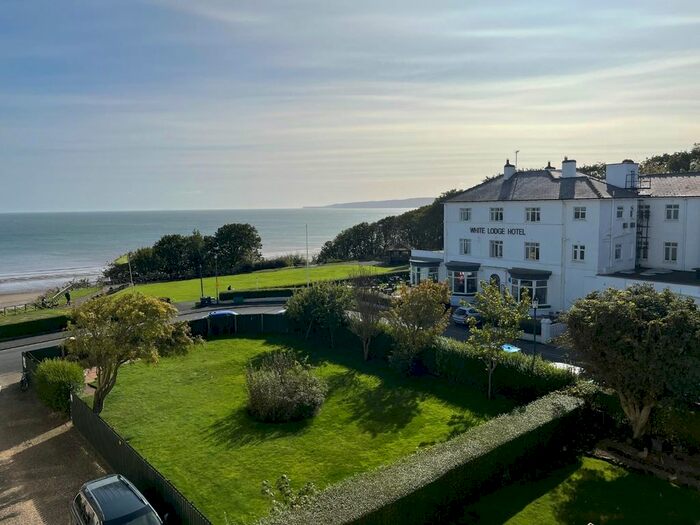 2 Bedroom Property To Rent In The Crescent, Filey, YO14