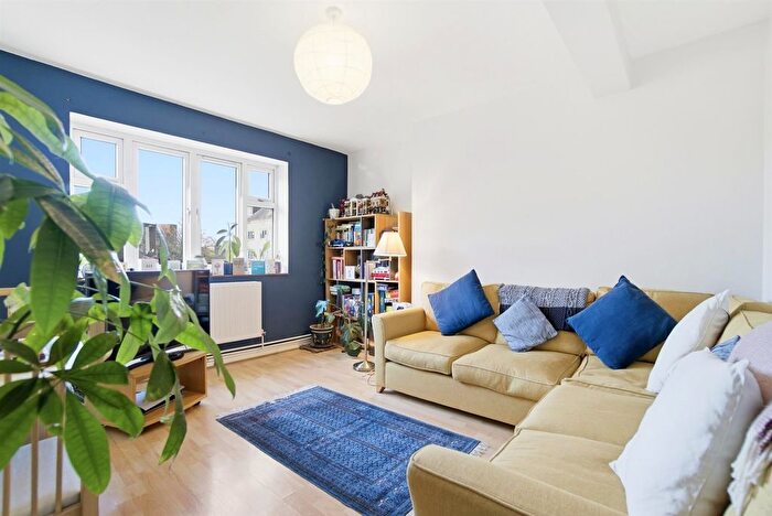 2 Bedroom Flat For Sale In Acland House, Stockwell, SW9