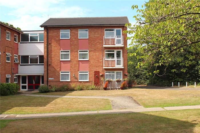 2 Bedroom Flat For Sale In Elleray Court, Ash Vale, Surrey, GU12