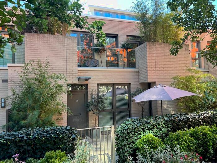 3 Bedroom Terraced House To Rent In Cable Walk, London, SE10