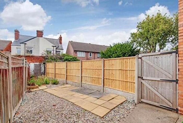 2 Bedroom Property To Rent In Foljambe Road, Brimington, Chesterfield, S43