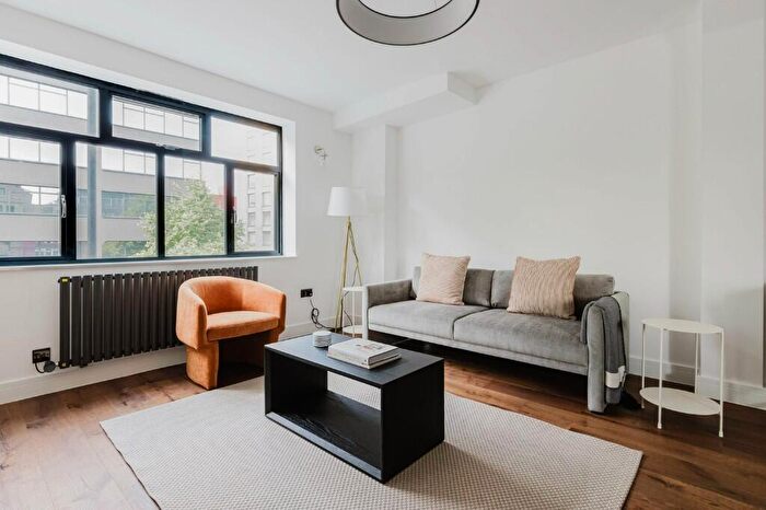 2 Bedroom Apartment To Rent In Henriques Street, London, E1