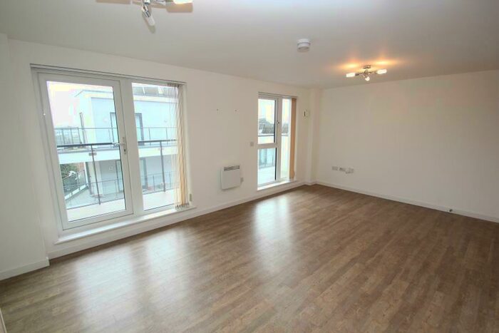 2 Bedroom Flat To Rent In Woking, GU22