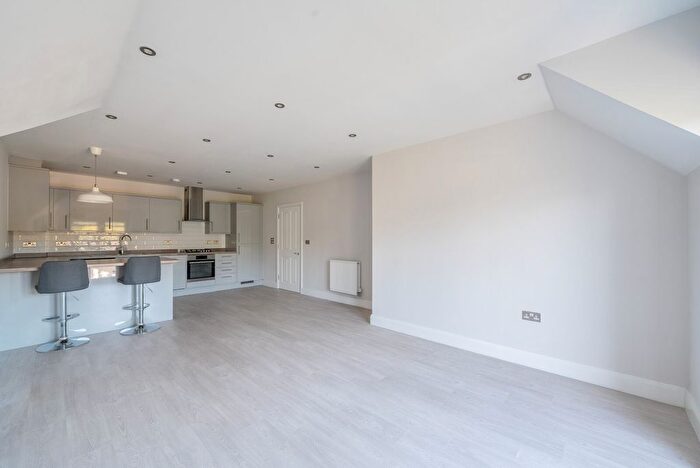 2 Bedroom Flat For Sale In Connaught Road, Brookwood, Woking, GU24
