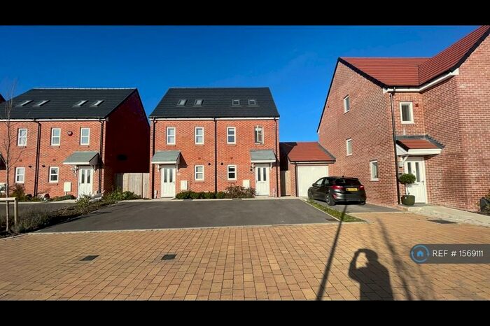 3 Bedroom Semi-Detached House To Rent In Jockey Way, Andover, SP11