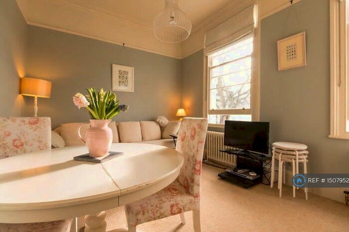 2 Bedroom Flat To Rent In Sydenham Road North, Cheltenham, GL52