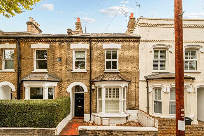 2 Bedroom Flat To Rent In Elliott Road, Bedford Park, W4