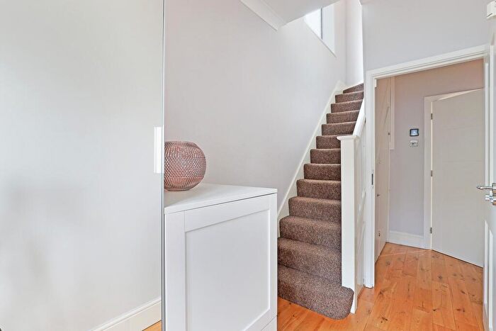 3 Bedroom End Of Terrace House For Sale In Clive Road, Enfield, EN1