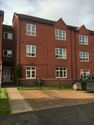 2 Bedroom Flat To Rent In Congreve Way Stratford-upon-Avon, CV37