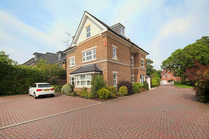 2 Bedroom Flat To Rent In Glynswood Place, Northwood, HA6