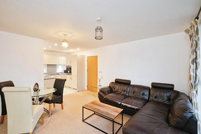 1 Bedroom Flat For Sale In Mason Way, Birmingham, West Midlands, B15