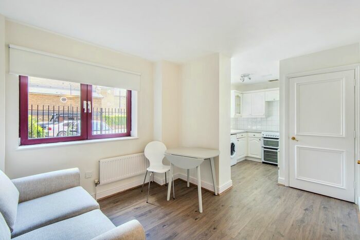 Studio To Rent In William Morris Way, London, SW6