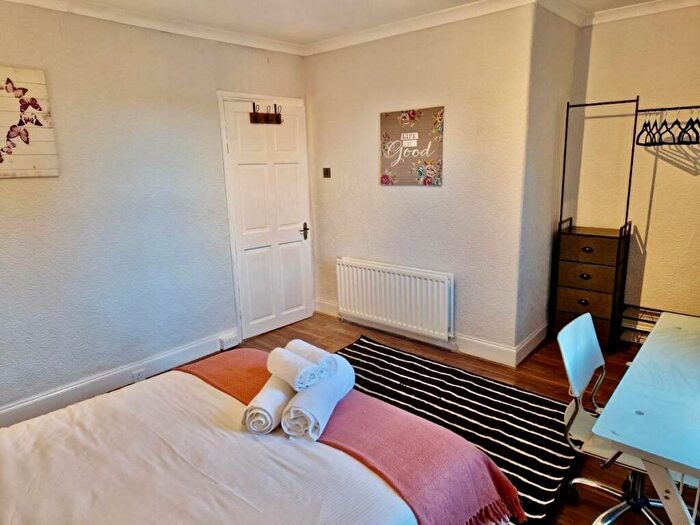 3 Bedroom End Of Terrace House For Sale In Lynn Street, Chester Le Street, DH3