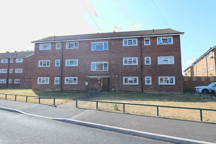 2 Bedroom Flat To Rent In Rush Green Gardens, Romford, London, RM7