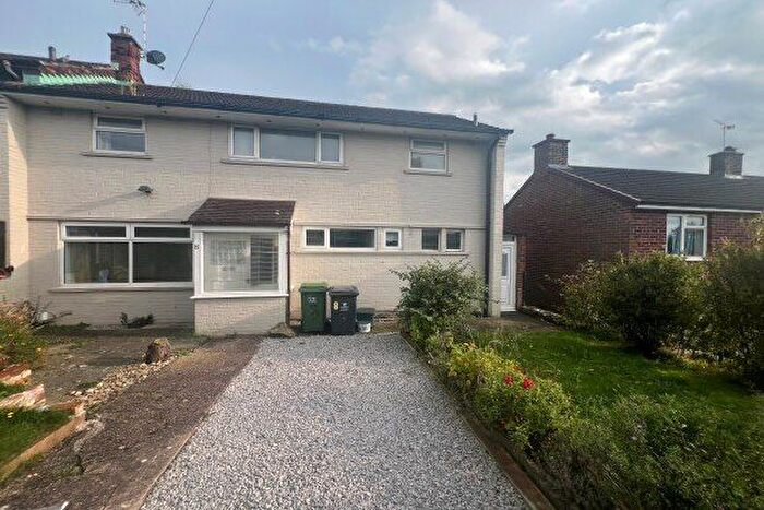 3 Bedroom End Of Terrace House To Rent In Berwyn View, Wrecsam, LL13