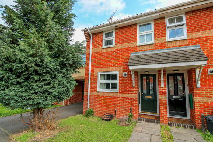 2 Bedroom House To Rent In Northampton Grove, Langdon Hills, SS16