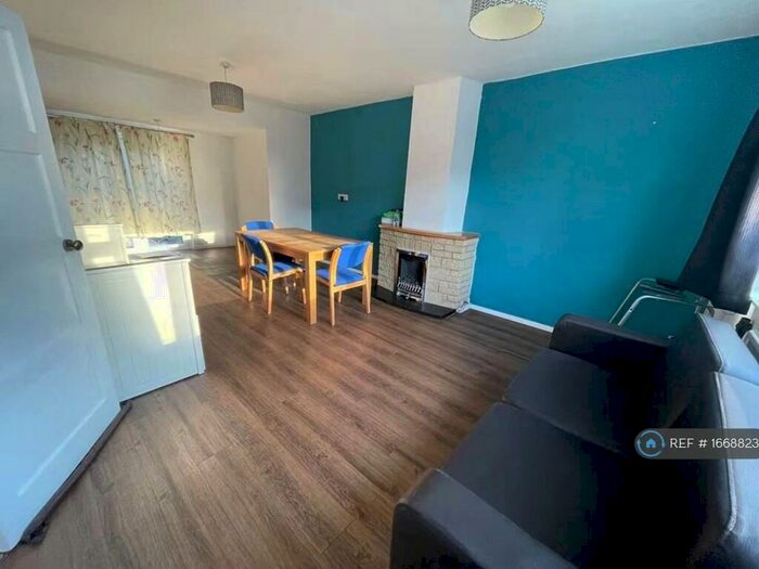 3 Bedroom Semi-Detached House To Rent In Cranmore Place, Bath, BA2