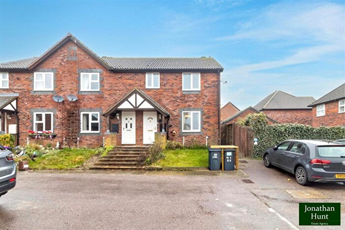 3 Bedroom End Of Terrace House For Sale In Peasmead, Buntingford, SG9