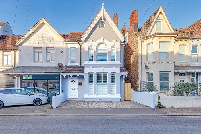 4 Bedroom End Of Terrace House For Sale In Tarring Road, Worthing, BN11