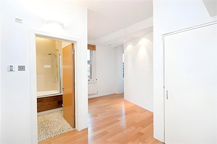 1 Bedroom Apartment For Sale In St John Street, EC1V