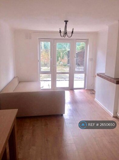 1 Bedroom Flat To Rent In Torrington Square, Croydon, CR0