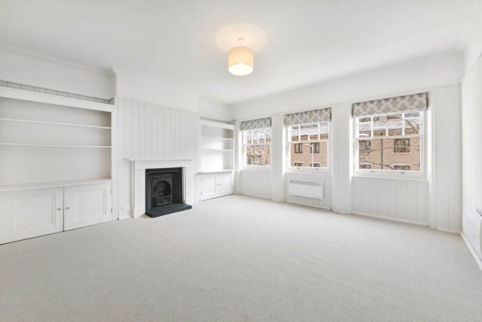 3 Bedroom Flat To Rent In King`S Road, Chelsea, London, SW3