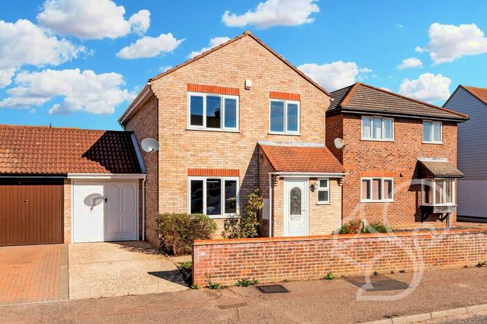 3 Bedroom Link Detached House To Rent In Wheatfield Road, Stanway, Colchester, CO3