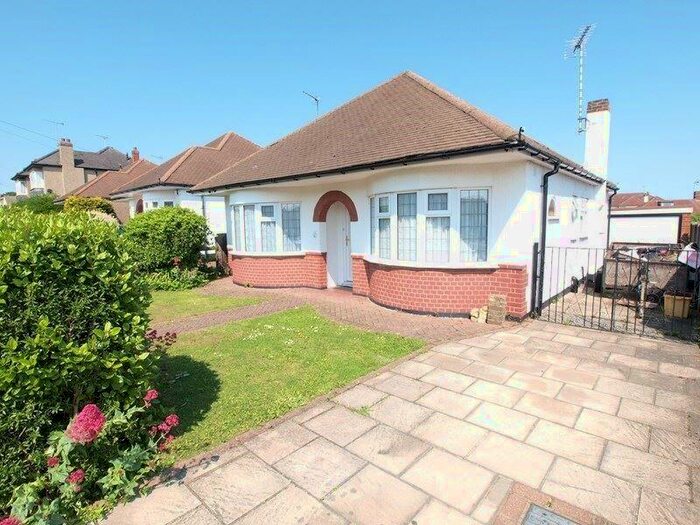 2 Bedroom Detached Bungalow To Rent In Leigh Heights, Hadleigh, Essex, SS7