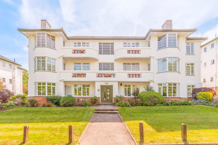 3 Bedroom Flat To Rent In Brighton Road, Sutton, SM2