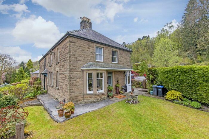 4 Bedroom End Of Terrace House For Sale In New Road, Stoke, Grindleford, S32