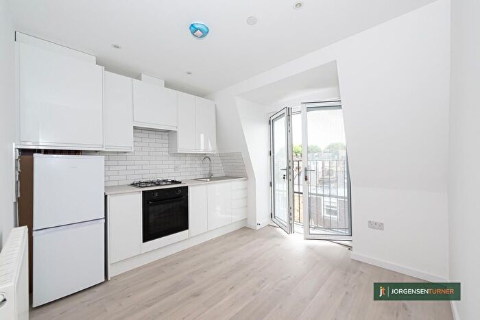 Studio To Rent In Tunis Road, Shepherds Bush, W12