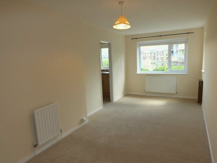 1 Bedroom Flat To Rent In Castle Court, Spences Lane, Lewes, BN7