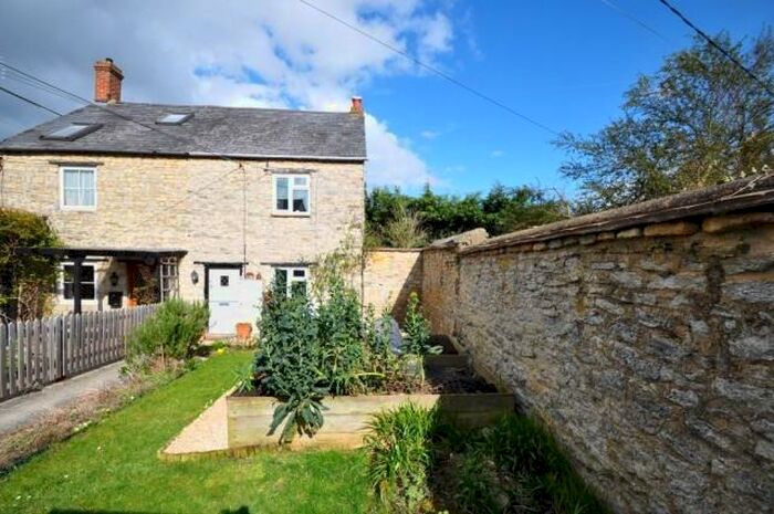 3 Bedroom Cottage To Rent In Near Town Centre, Bicester, OX26