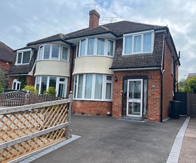 3 Bedroom Semi-Detached House To Rent In Clinton Lane, Kenilworth, Warwickshire, CV8