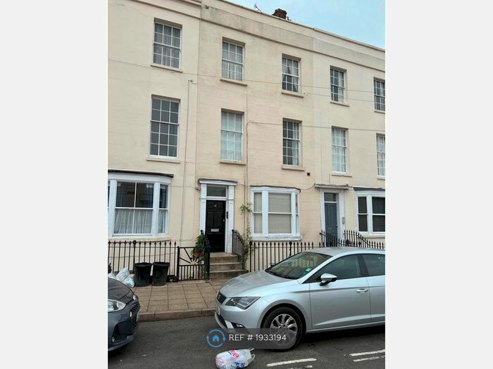 1 Bedroom Flat To Rent In Portland Place East, Leamington Spa, CV32