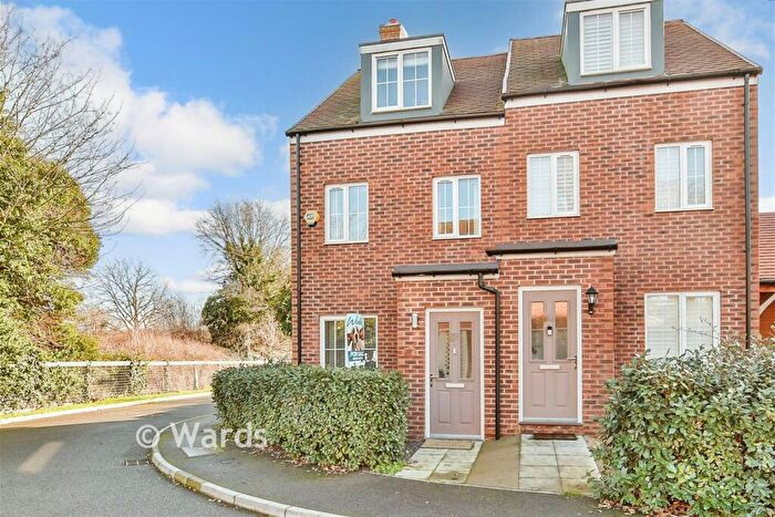 3 Bedroom Semi-Detached House For Sale In Hop Garden Crescent, Newington, Kent, ME9