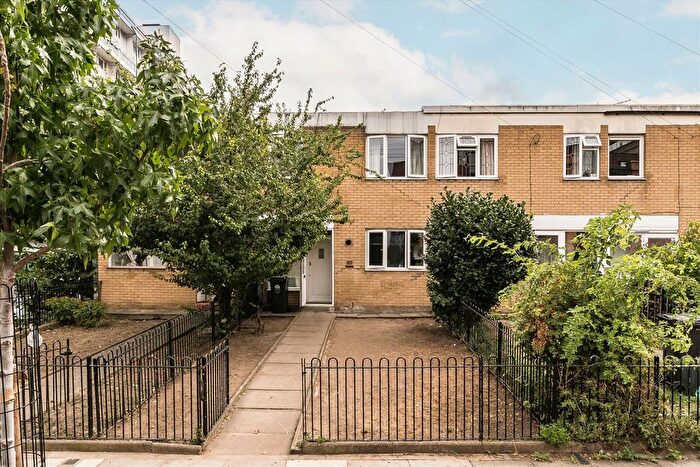 4 Bedroom Property For Sale In Bradstock Road, Victoria Park, E9