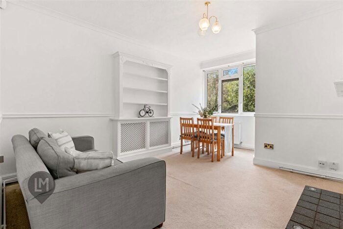 1 Bedroom Flat For Sale In Windlesham Grove, London, SW19