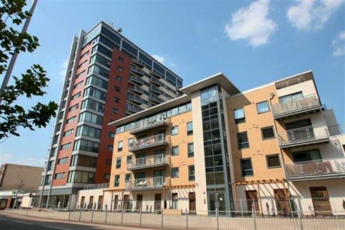 1 Bedroom Apartment To Rent In City Gate House, - Eastern Ave, Gants Hill, IG2