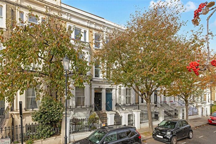 2 Bedroom Flat For Sale In Redcliffe Street, Chelsea, London, SW10
