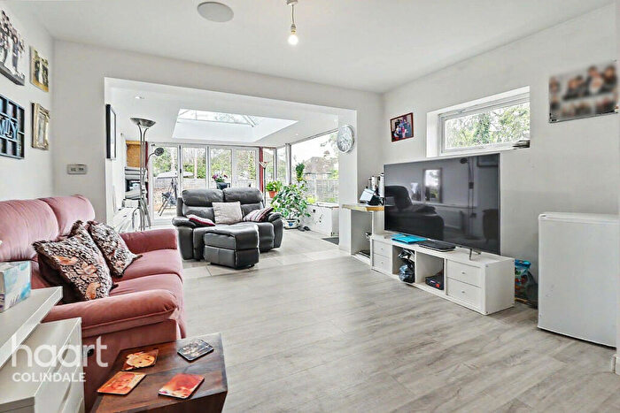 2 Bedroom End Of Terrace House For Sale In Maytree Close, Edgware, HA8