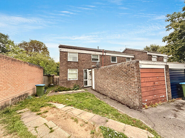 3 Bedroom Semi-Detached House For Sale In Swaythling, SO18