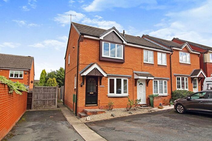 2 Bedroom End Of Terrace House For Sale In Little Piece, Lyppard Woodgreen, Worcester, WR4